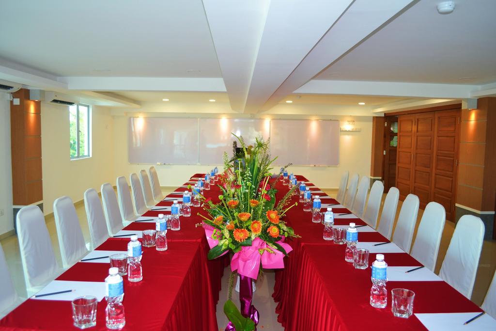 Yew Boutique Hotel Teluk Intan Exterior photo