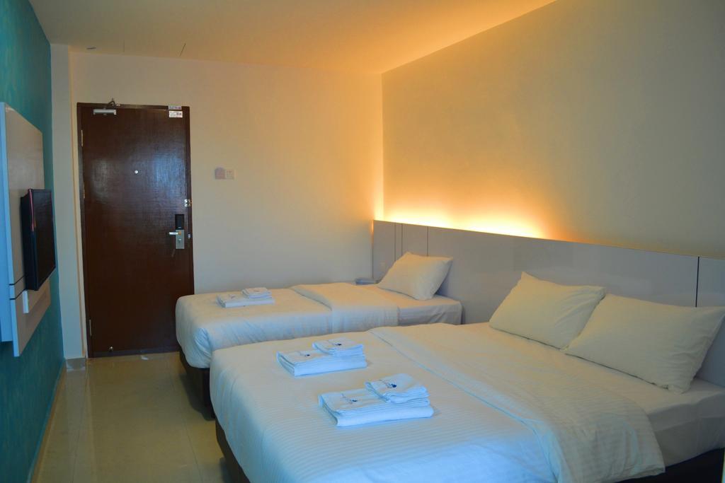Yew Boutique Hotel Teluk Intan Exterior photo