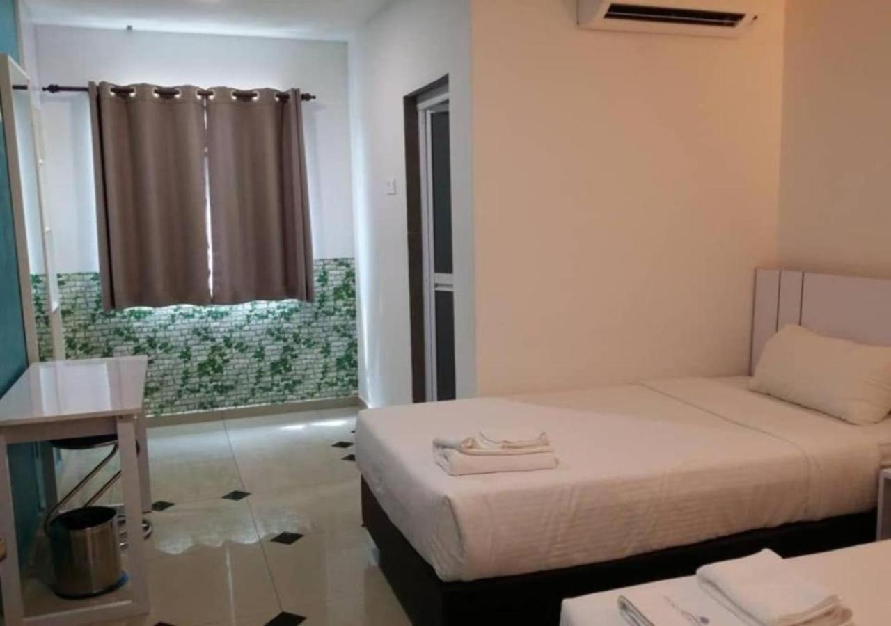 Yew Boutique Hotel Teluk Intan Exterior photo